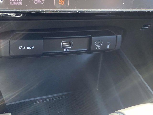 New 2025 Kia Niro EX image 19