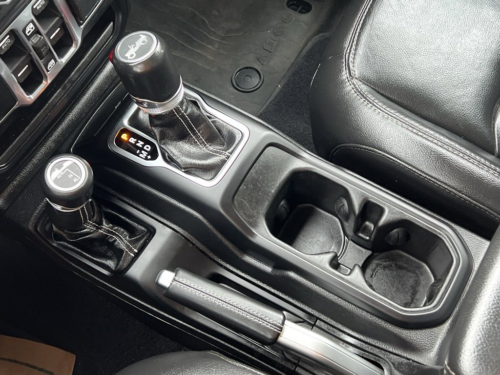 Used 2019 Jeep Wrangler Unlimited Sahara w/ Cold Weather Group image 21