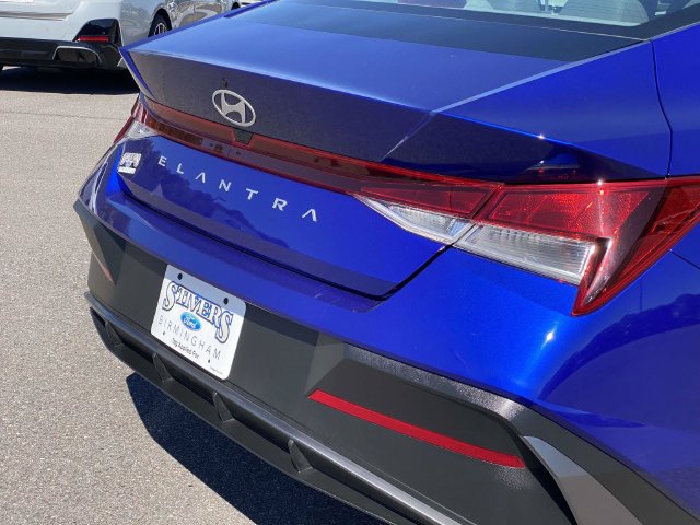Used 2024 Hyundai Elantra SEL FWD image 35