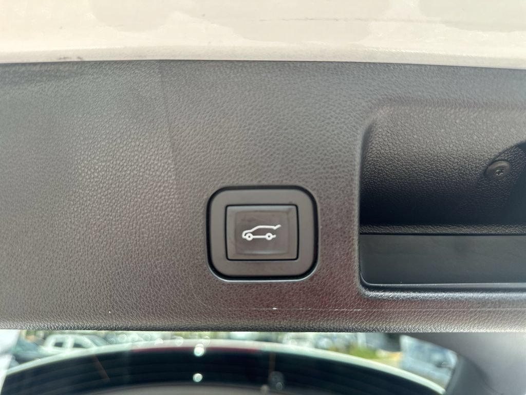 Used 2025 Chevrolet Equinox EV LT AWD/4WD image 33
