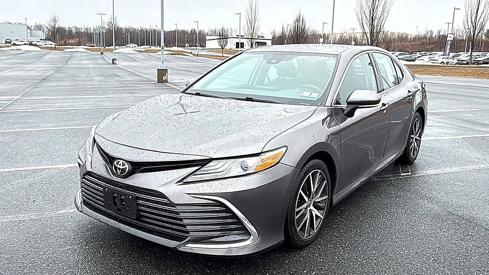 Used 2022 Toyota Camry XLE AWD/4WD image 14