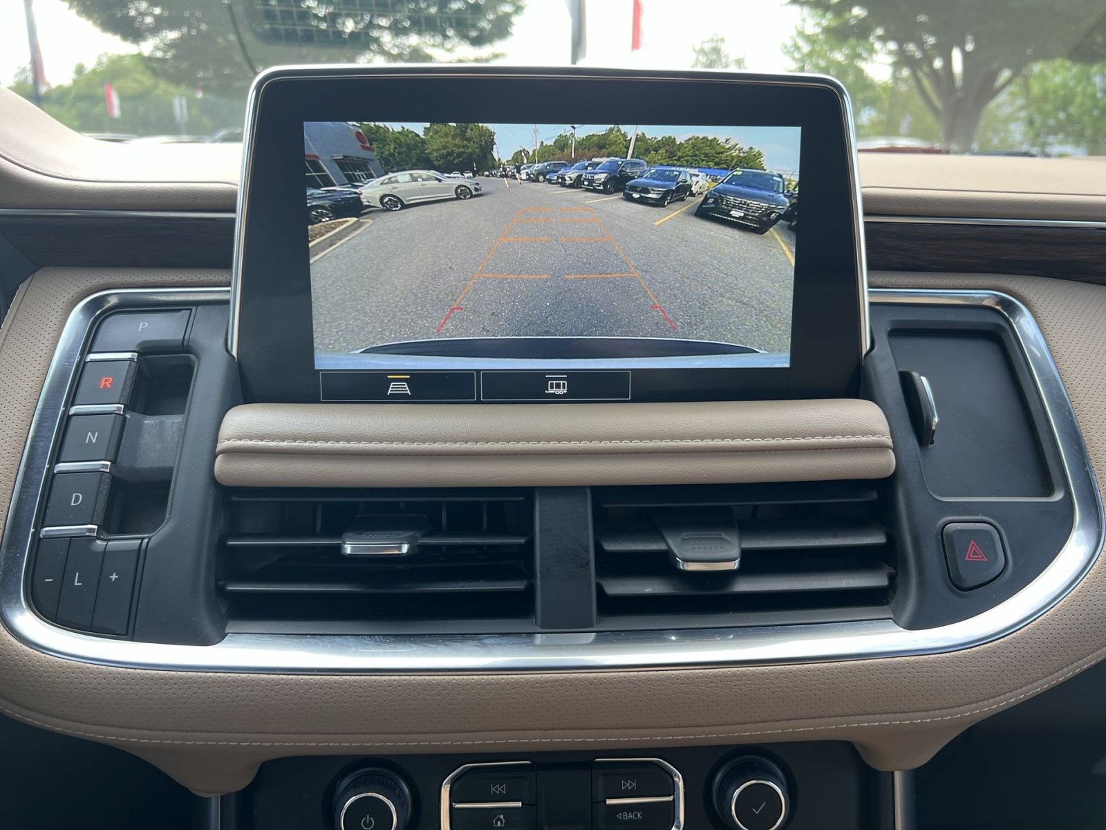 Used 2021 Chevrolet Tahoe Premier AWD/4WD image 19
