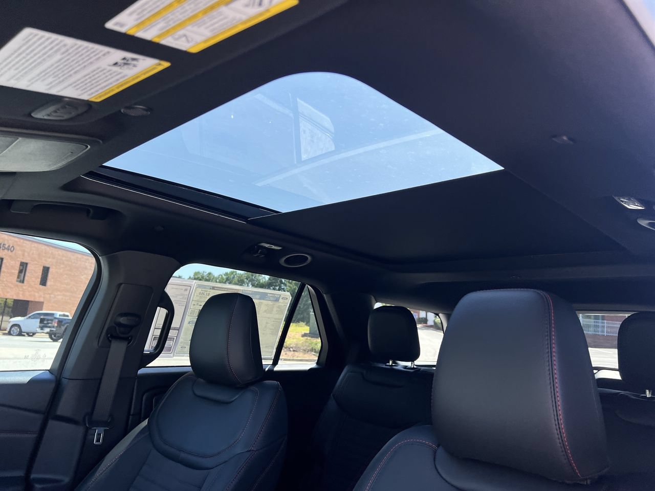 New 2026 Ford Explorer ST-Line w/ ST-Line Street Pack AWD/4WD image 12