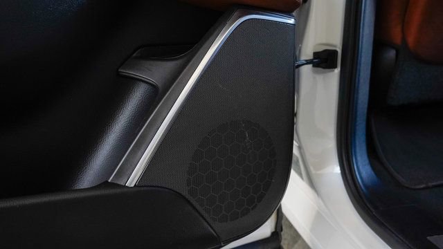 Used 2019 Cadillac Escalade ESV Premium Luxury image 60