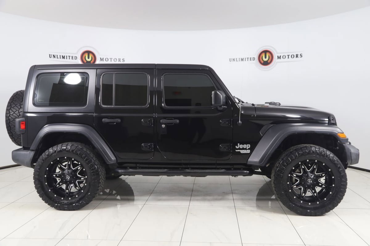 Used 2018 Jeep Wrangler Unlimited Sport AWD/4WD image 2
