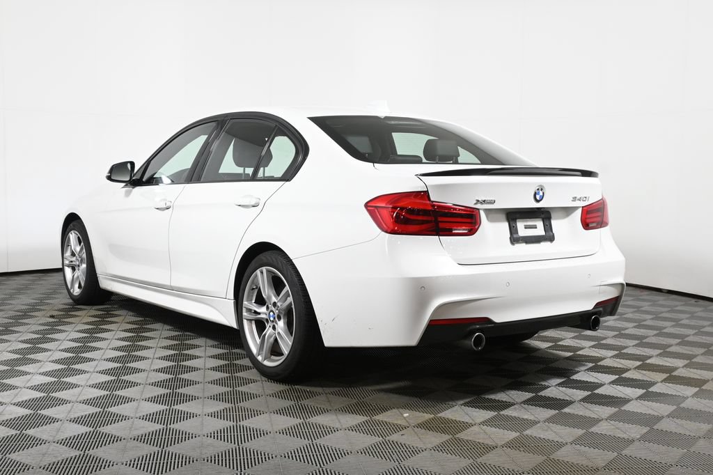 Used 2018 BMW 340i xDrive Sedan AWD/4WD image 9