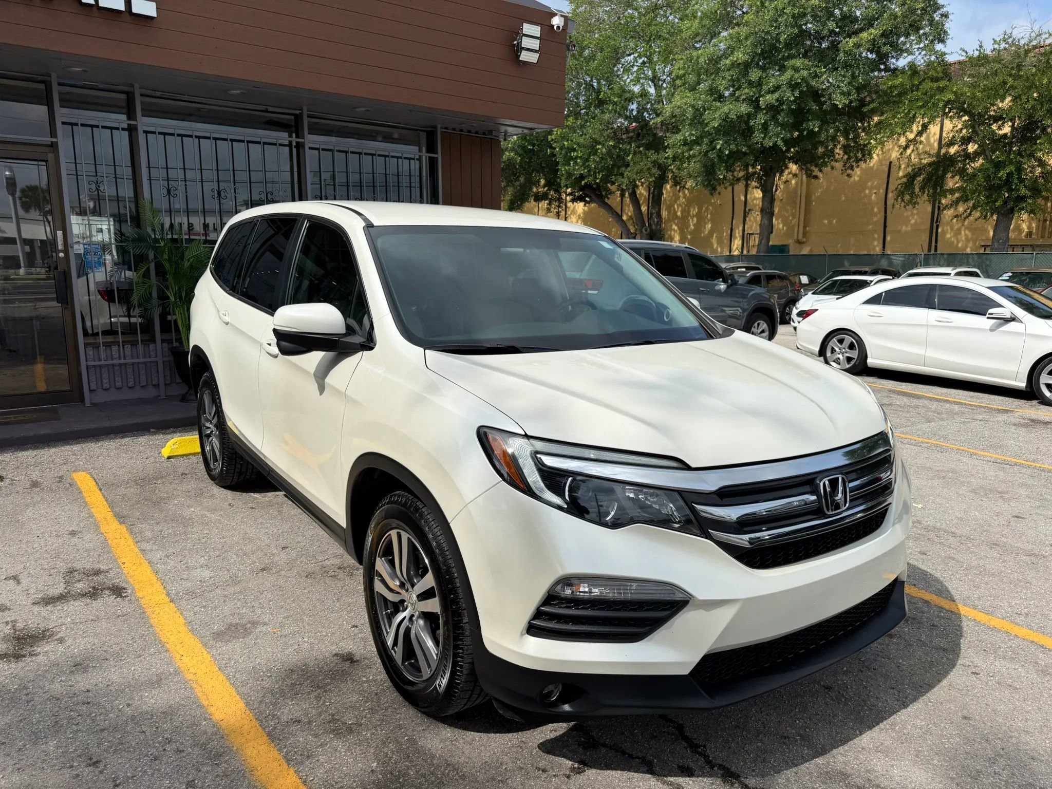 Used 2017 Honda Pilot EX image 3