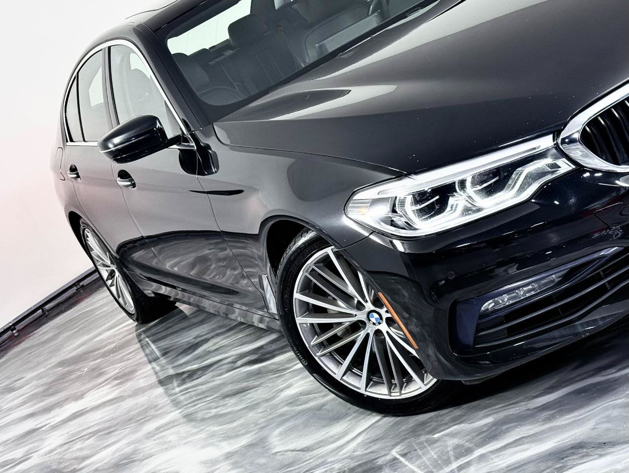 Used 2017 BMW 540i xDrive AWD/4WD image 4