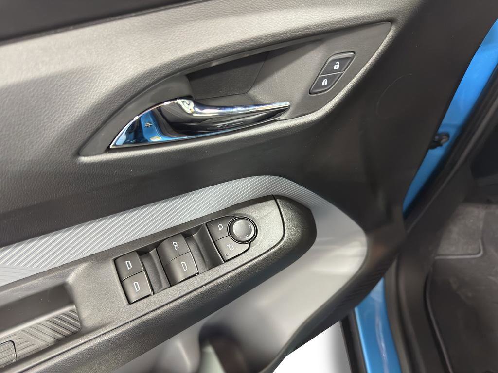 New 2027 Chevrolet Bolt LT w/ Comfort Package FWD image 7
