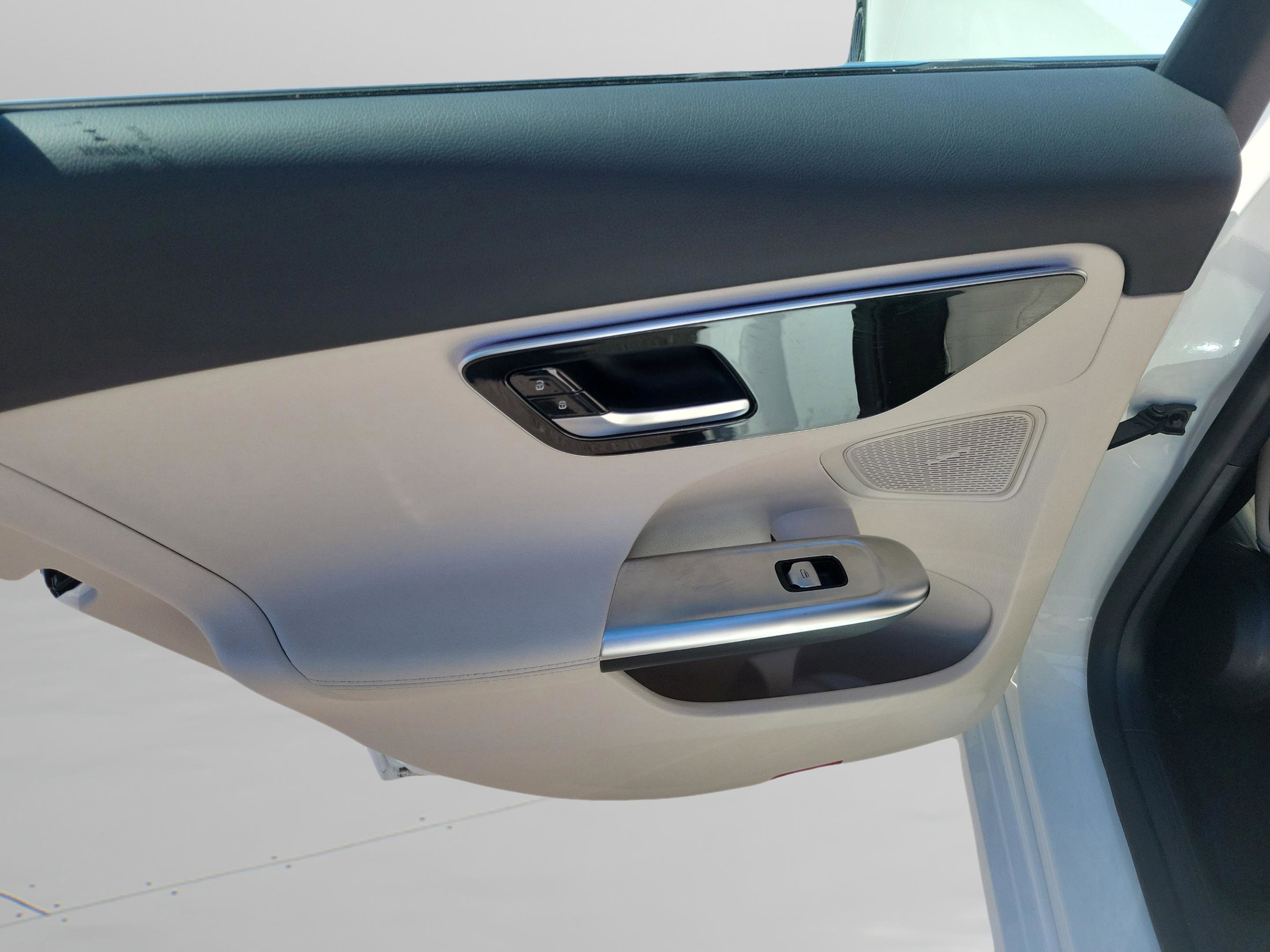 Used 2026 Mercedes-Benz C 300 Sedan image 5