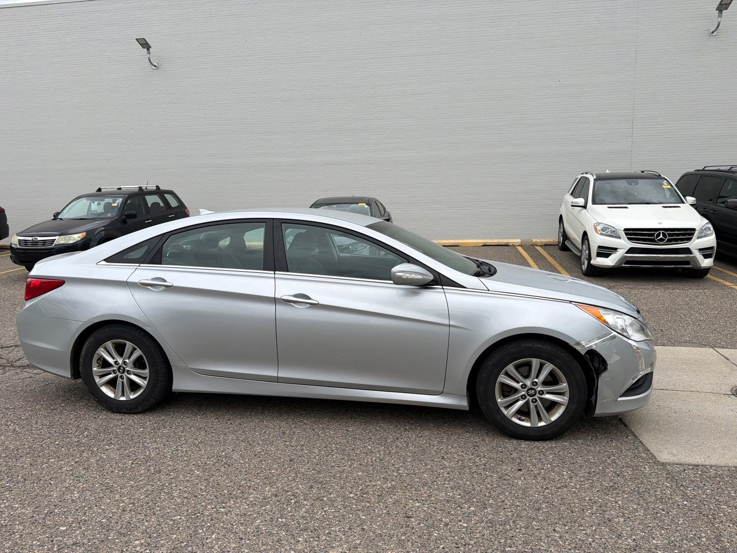 Used 2014 Hyundai Sonata GLS w/ Popular Equipment Group 2 FWD image 4