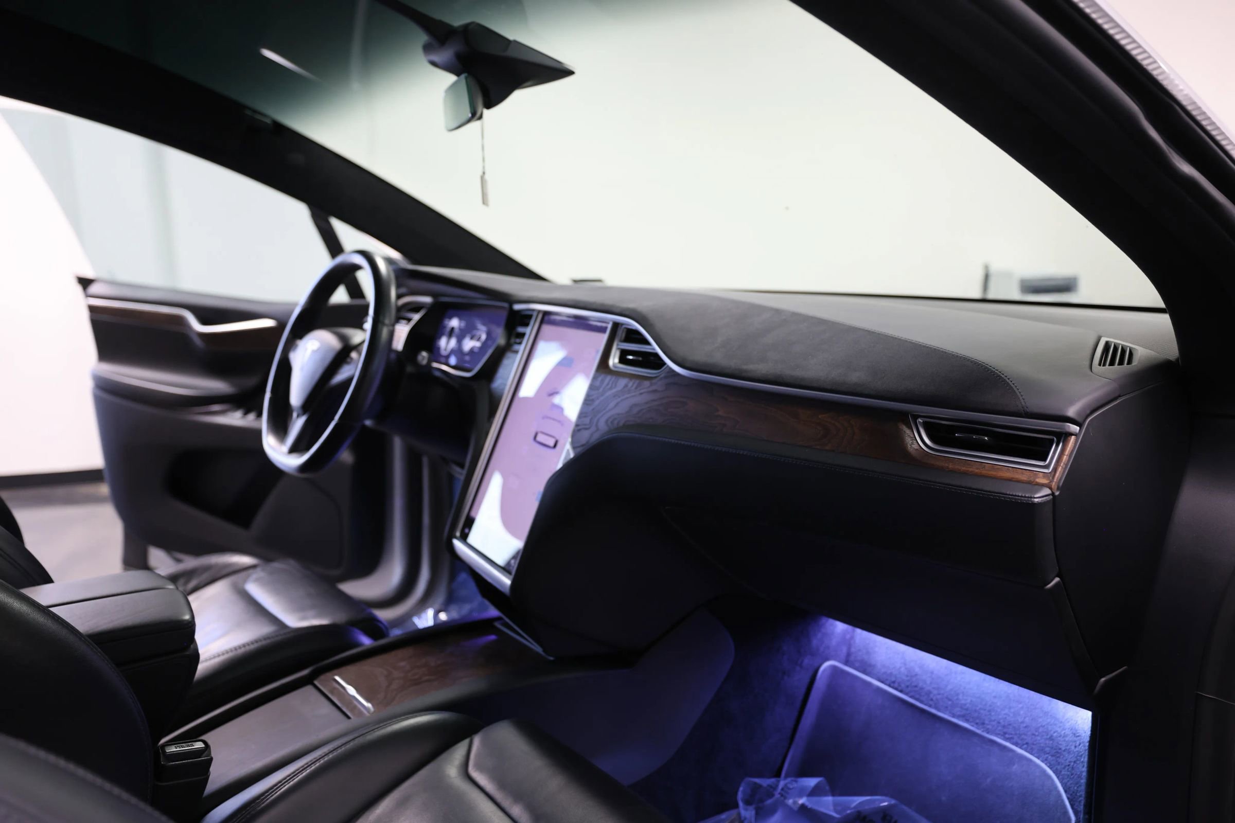 Used 2017 Tesla Model X 100D AWD/4WD image 38