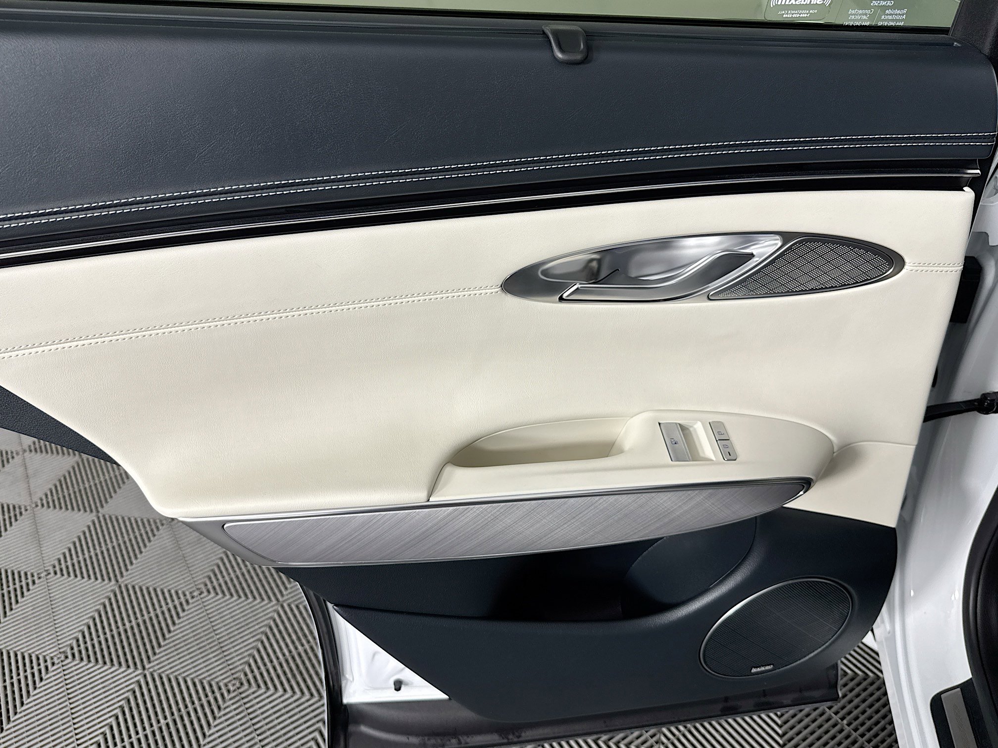 Used 2024 Genesis Electrified GV70 Advanced w/ Prestige Package image 25