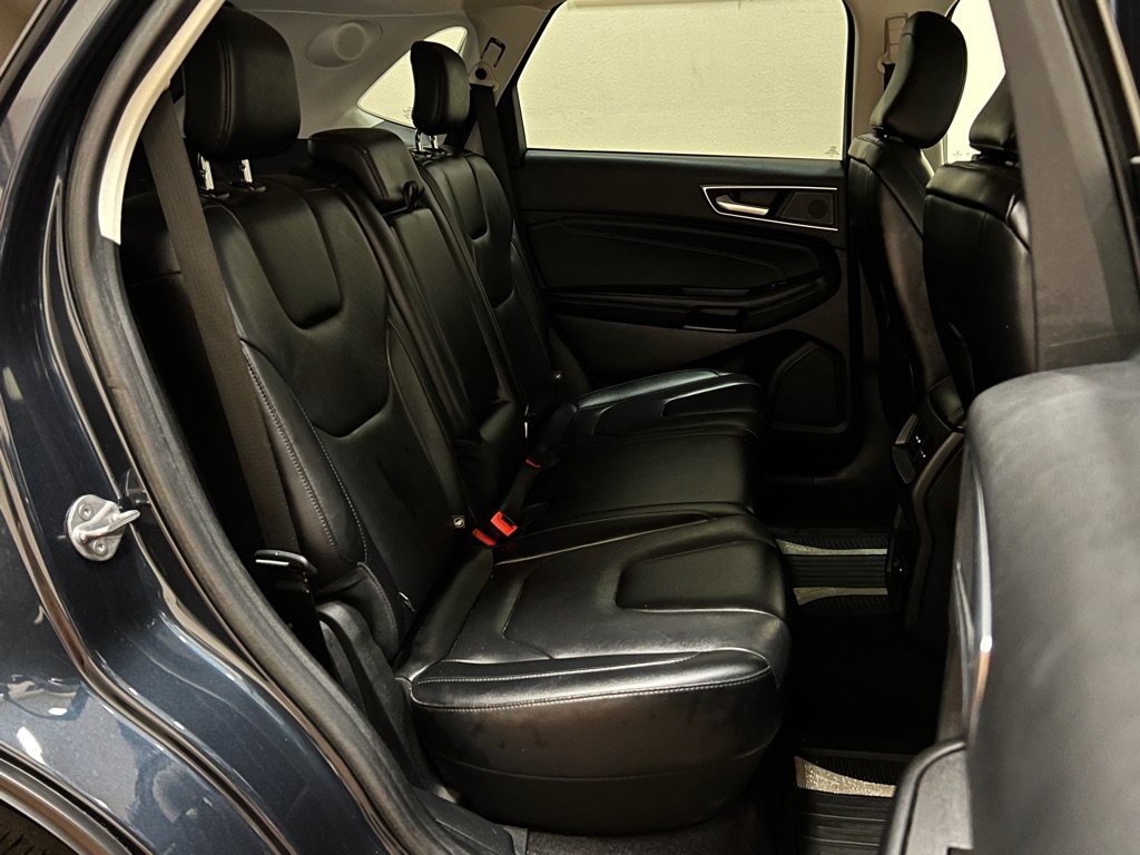 Used 2022 Ford Edge Titanium AWD/4WD image 18