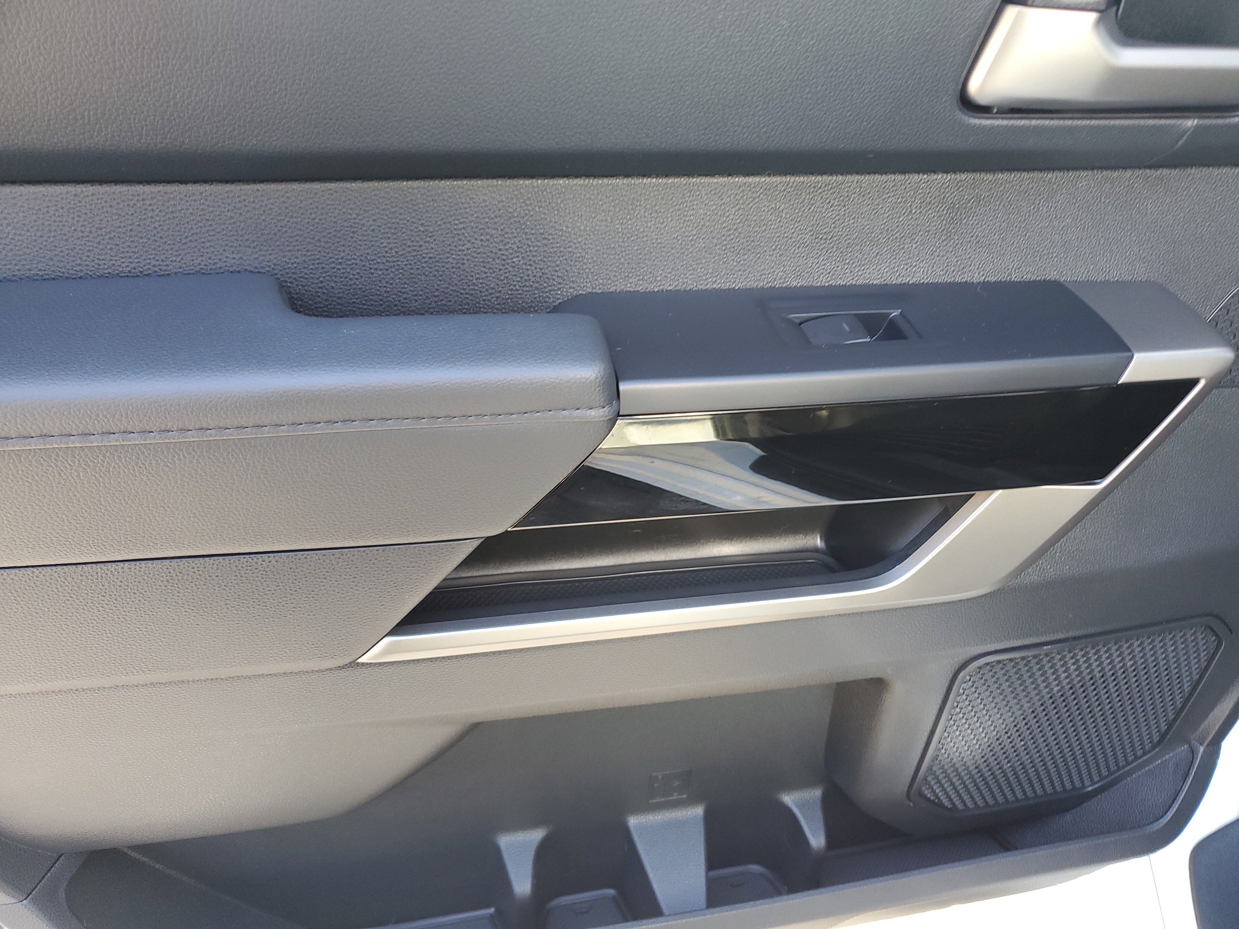 Used 2024 Toyota Tundra Limited image 12