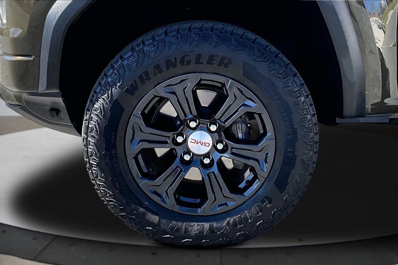 Used 2023 GMC Canyon Elevation w/ Elevation Premium Package image 32