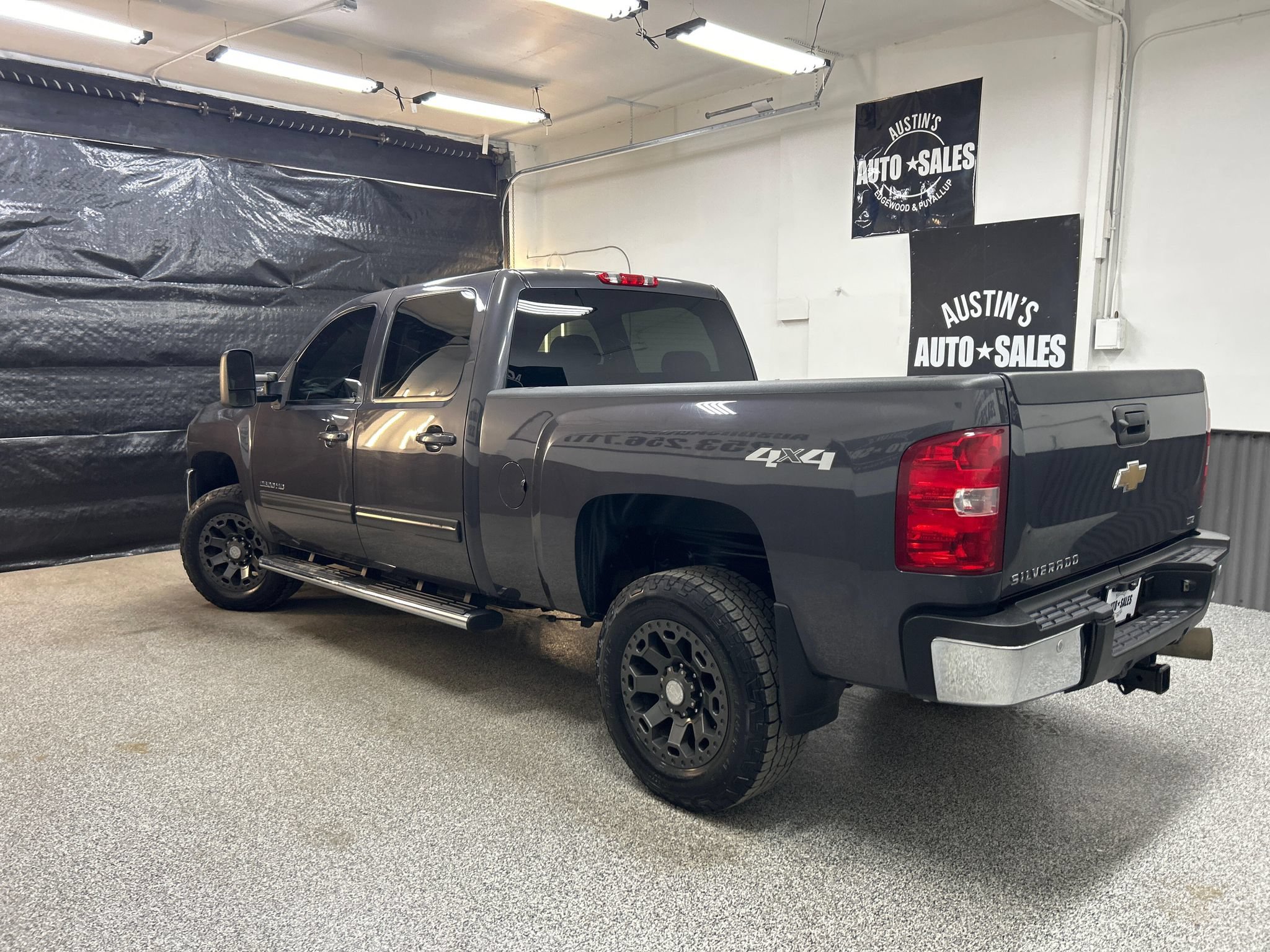 Used 2010 Chevrolet Silverado 2500 LTZ w/ Convenience Package AWD/4WD image 4