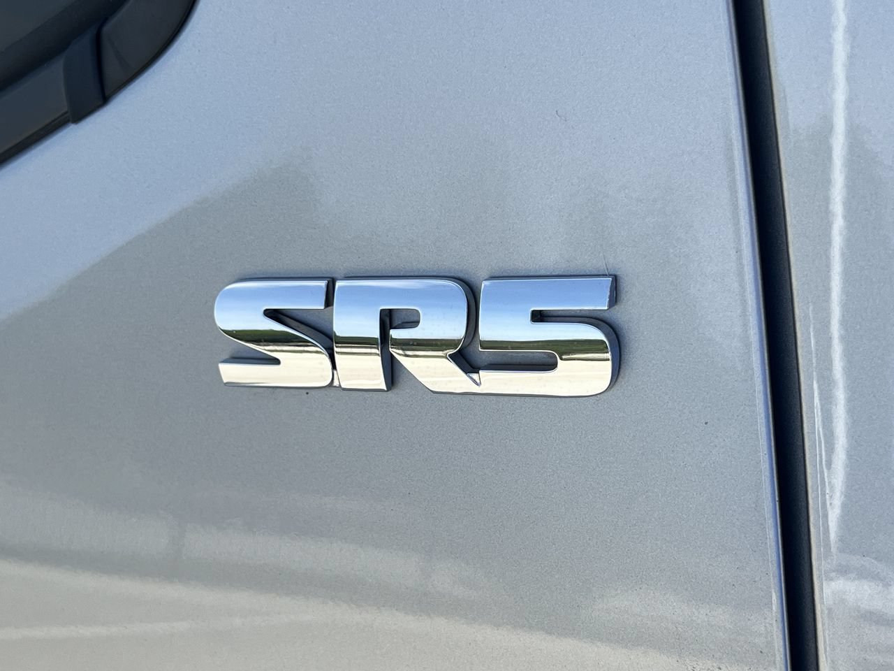 Used 2017 Toyota Tacoma SR5 w/ Tow Package RWD image 10