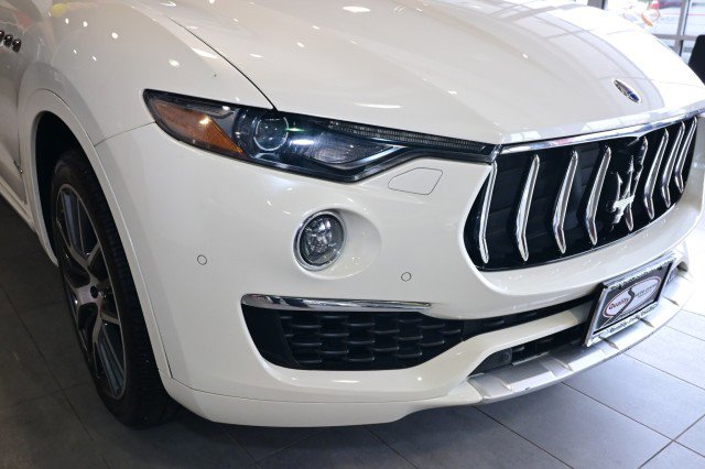 Used 2019 Maserati Levante GranLusso AWD/4WD image 10