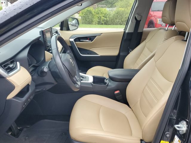 Used 2022 Toyota RAV4 XLE Premium AWD/4WD image 14