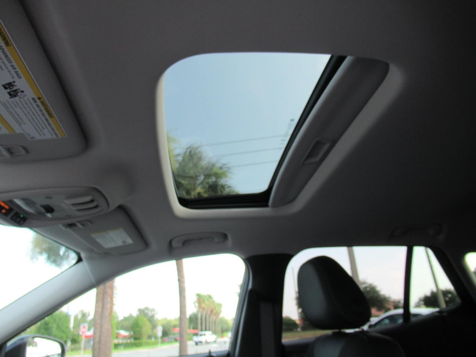 New 2026 Chevrolet Trax LT w/ Sunroof Package FWD image 31
