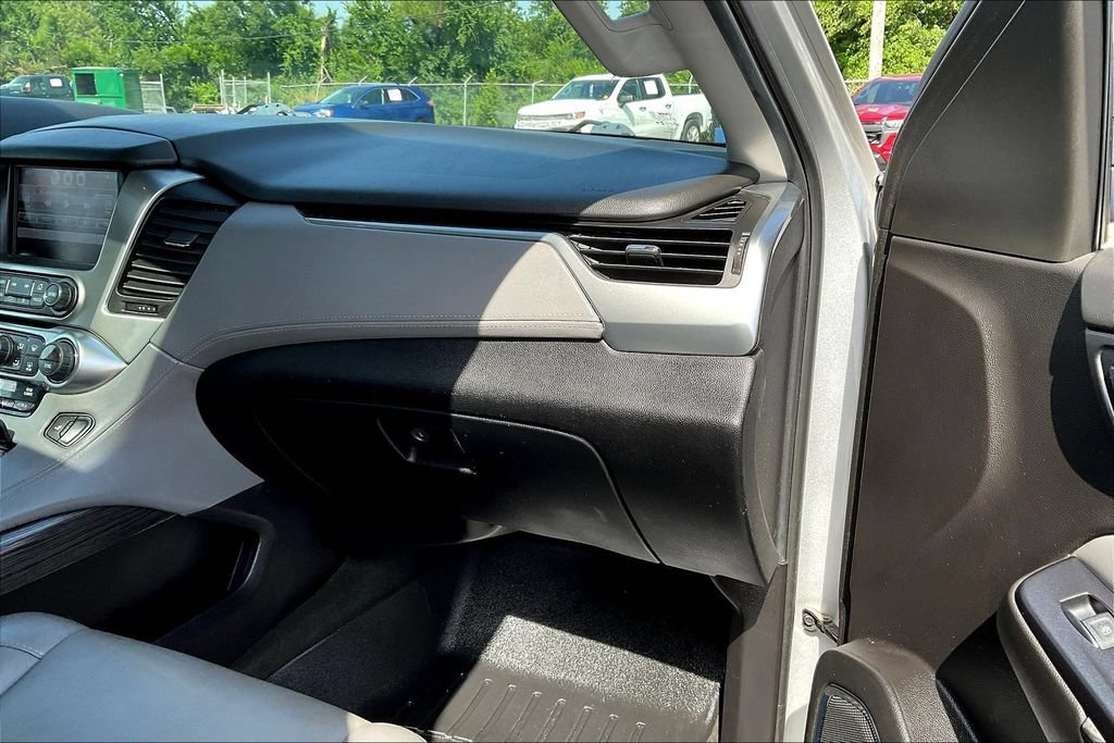 Used 2015 Chevrolet Suburban LT AWD/4WD image 17
