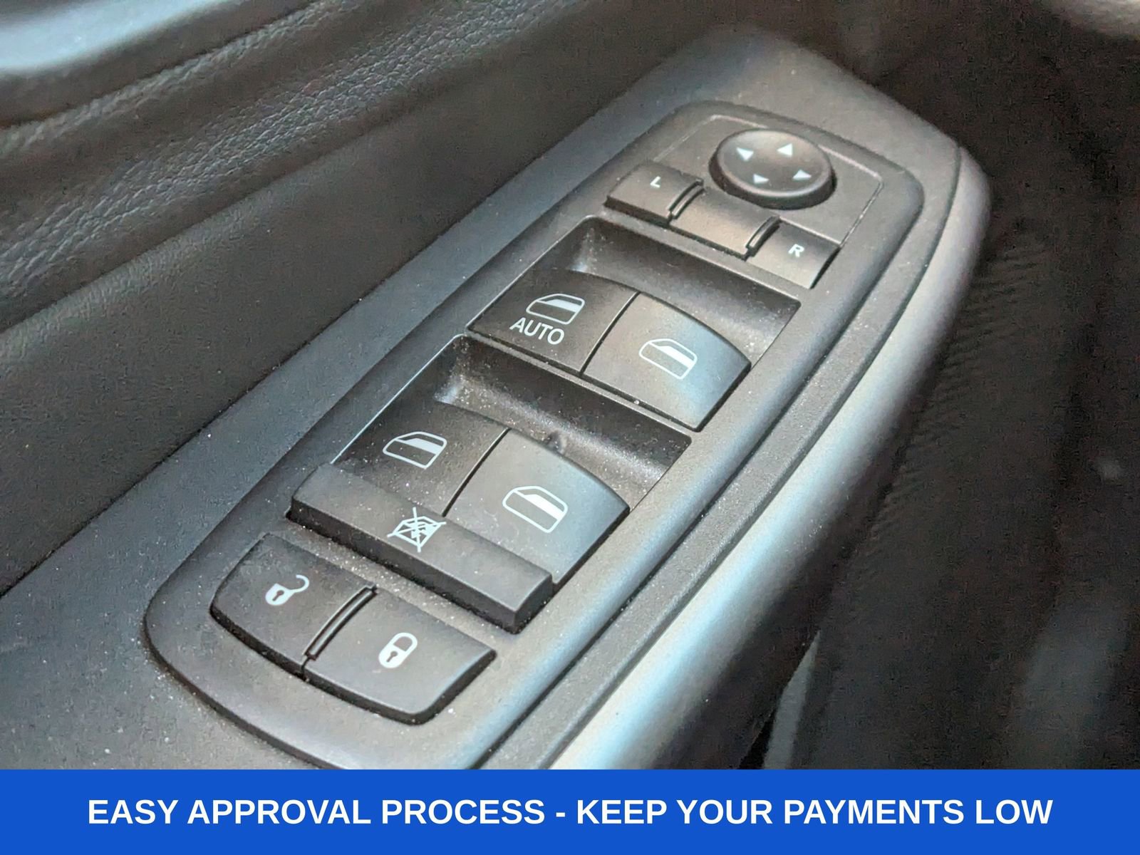 Used 2019 Jeep Cherokee Latitude w/ Cold Weather Group image 35