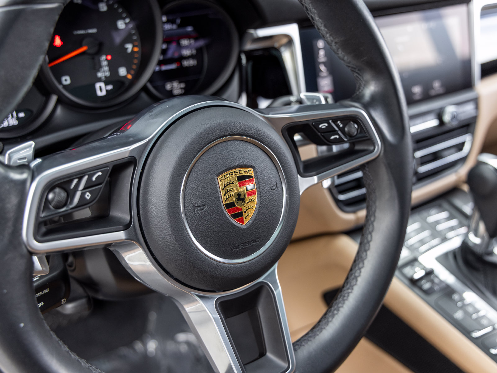 Certified 2021 Porsche Macan AWD/4WD image 29