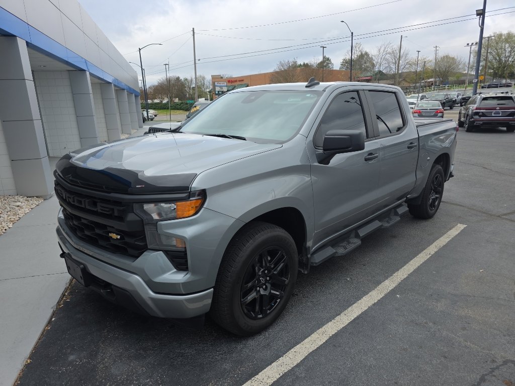 Used 2023 Chevrolet Silverado 1500 Custom image 1