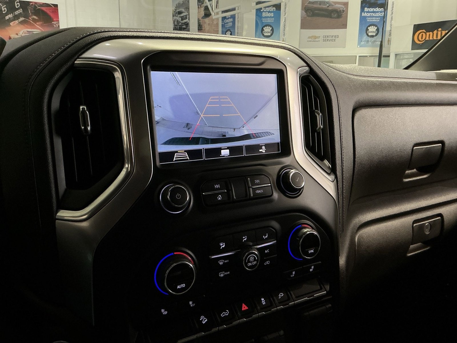 Used 2020 Chevrolet Silverado 2500 LTZ w/ Z71 Off-Road Package image 27