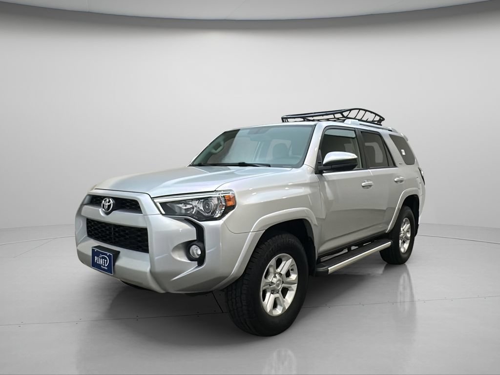 Used 2018 Toyota 4Runner SR5 AWD/4WD image 2