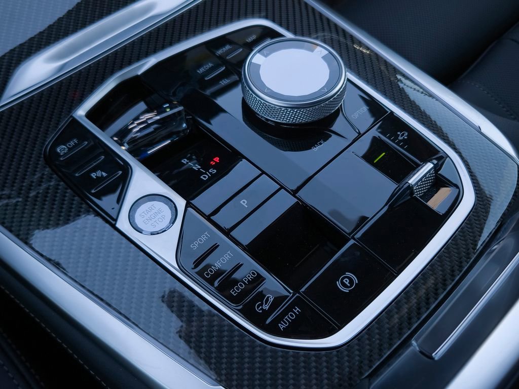 New 2026 BMW X7 M60i image 9