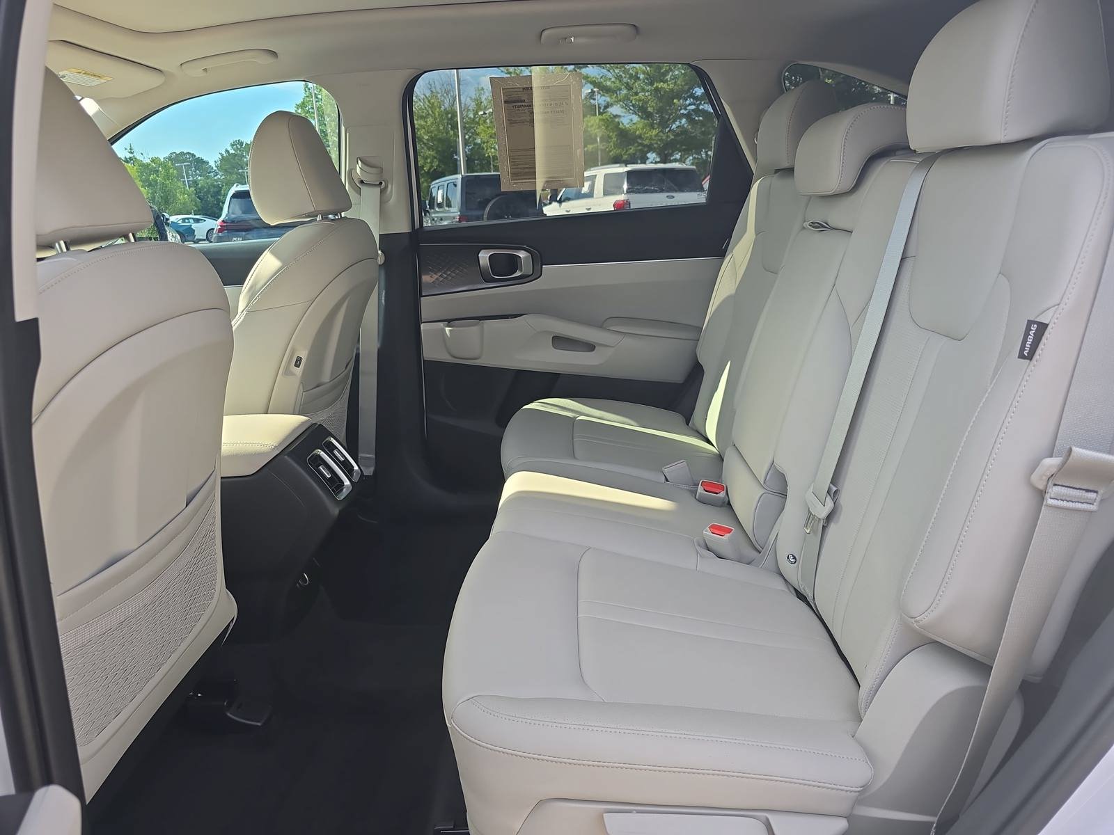 Used 2025 Kia Sorento S w/ Panoramic Sunroof Package FWD image 14