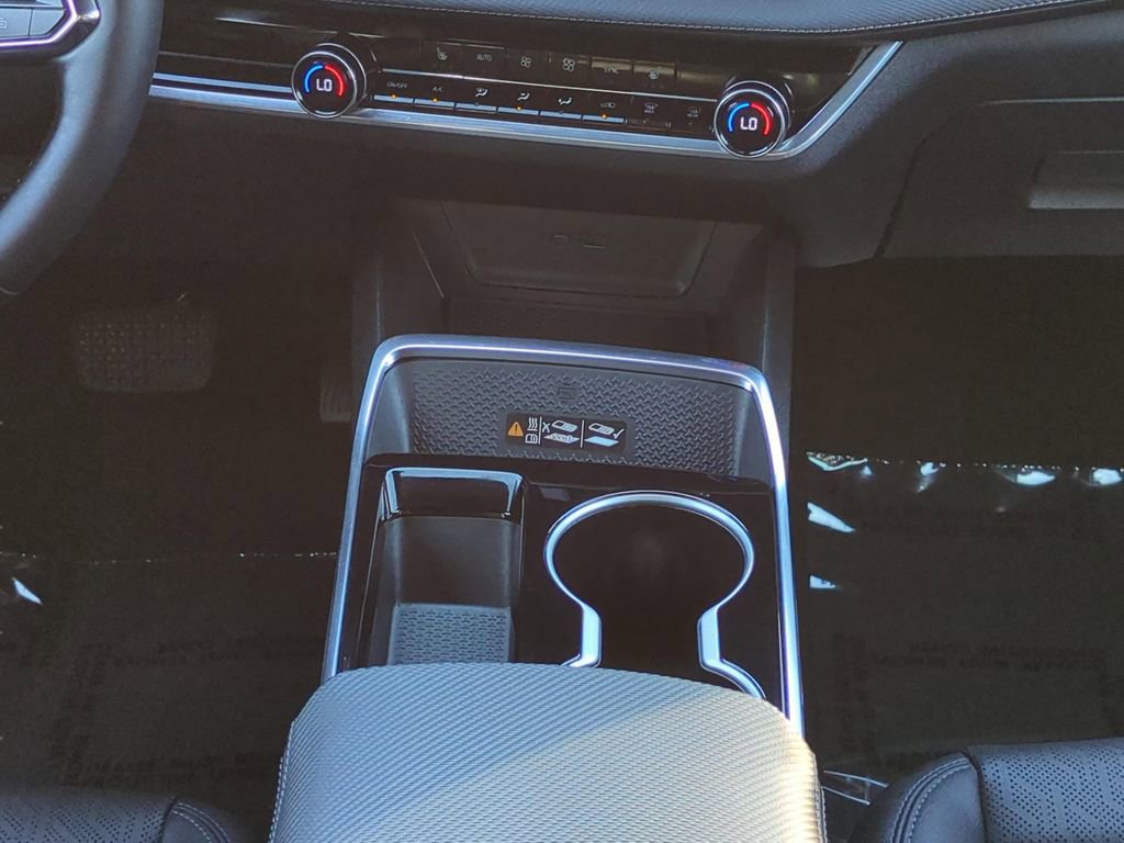 Used 2025 Chevrolet Equinox LT w/ Convenience Package II image 20