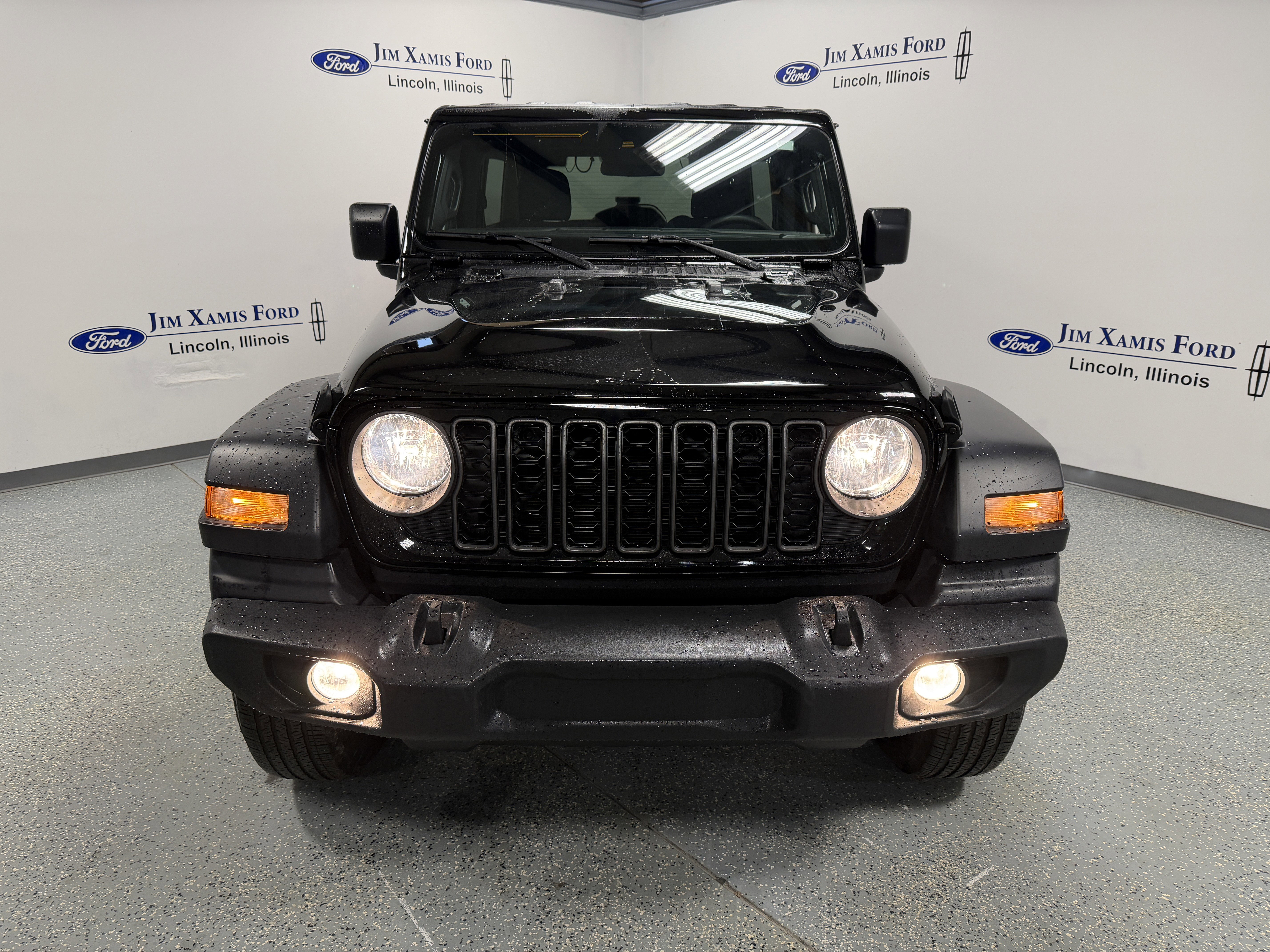 Used 2024 Jeep Wrangler Sport S image 2