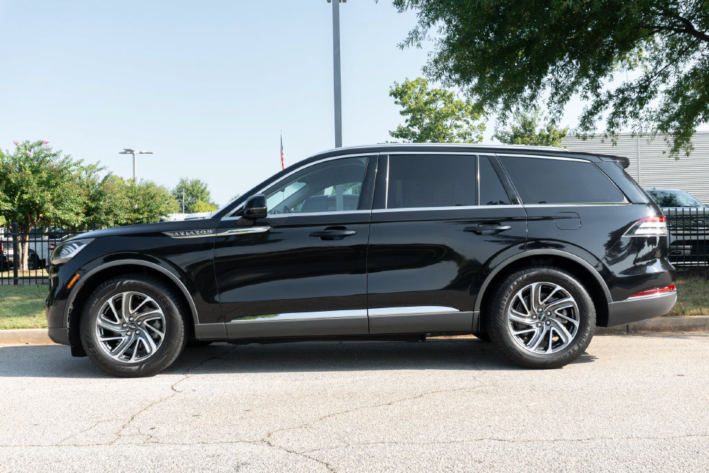 Used 2021 Lincoln Aviator 2WD w/ Elements Package image 10