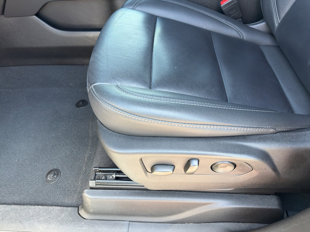 Used 2024 Chevrolet Suburban LT image 13