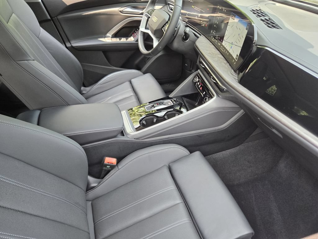 Certified 2025 Audi Q5 Premium Plus w/ Premium Plus AWD/4WD image 18