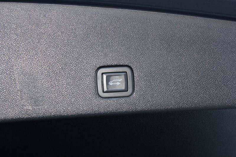 Used 2024 Cadillac XT6 Premium Luxury FWD image 16