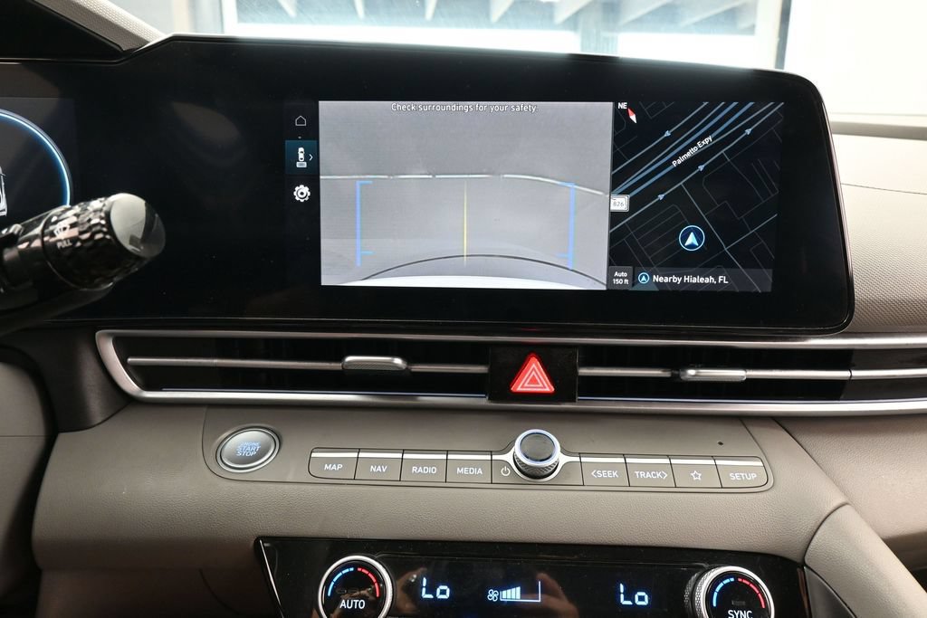 Used 2024 Hyundai Elantra SEL FWD image 23