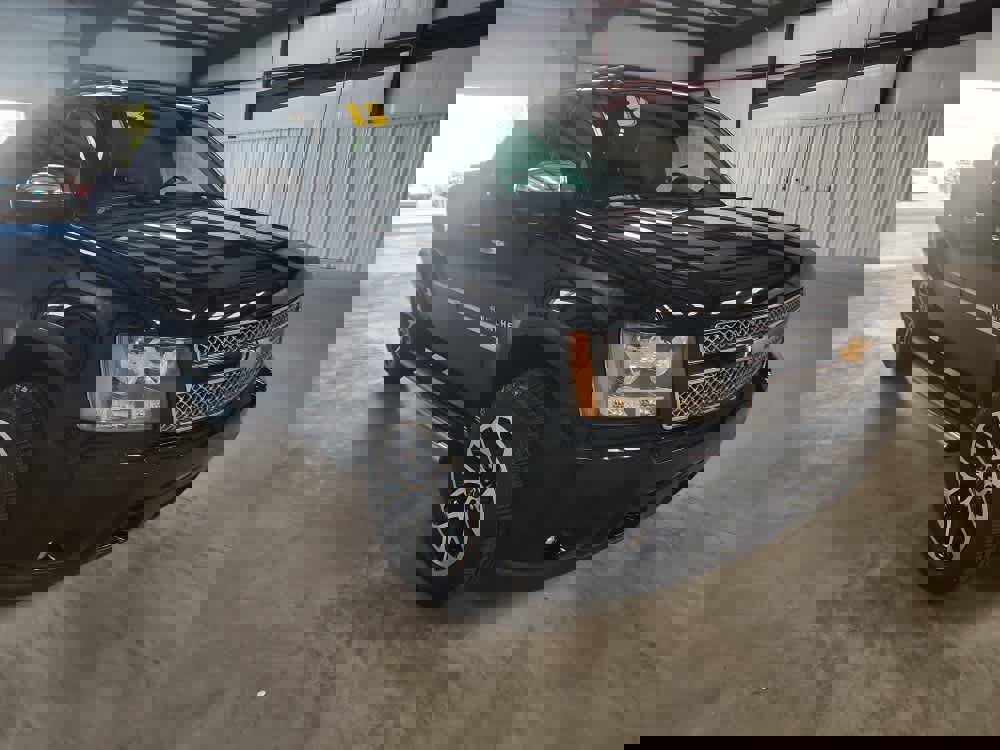 Used 2013 Chevrolet Avalanche LTZ image 7