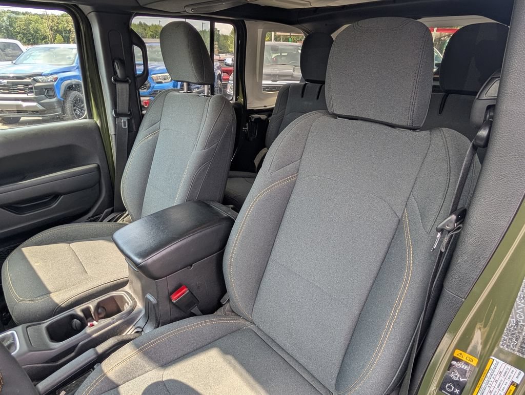 Used 2024 Jeep Wrangler Unlimited w/ Convenience Group AWD/4WD image 15