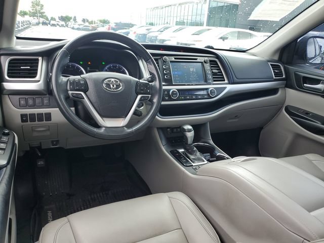 Used 2018 Toyota Highlander XLE w/ Protection Package #3 AWD/4WD image 10