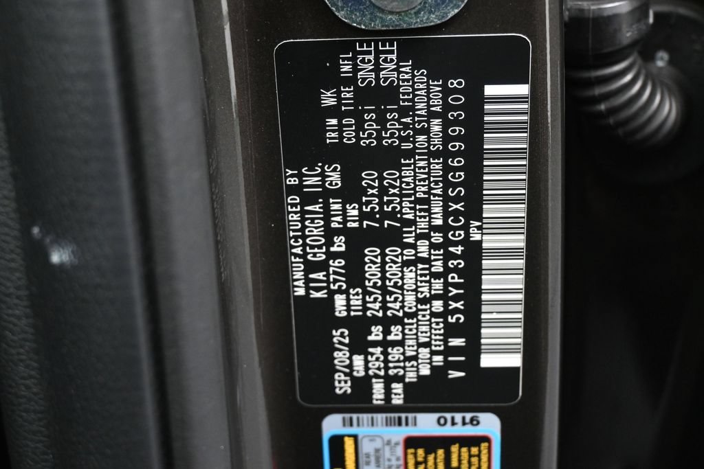 Used 2025 Kia Telluride EX w/ EX Captain's Chair Package FWD image 17