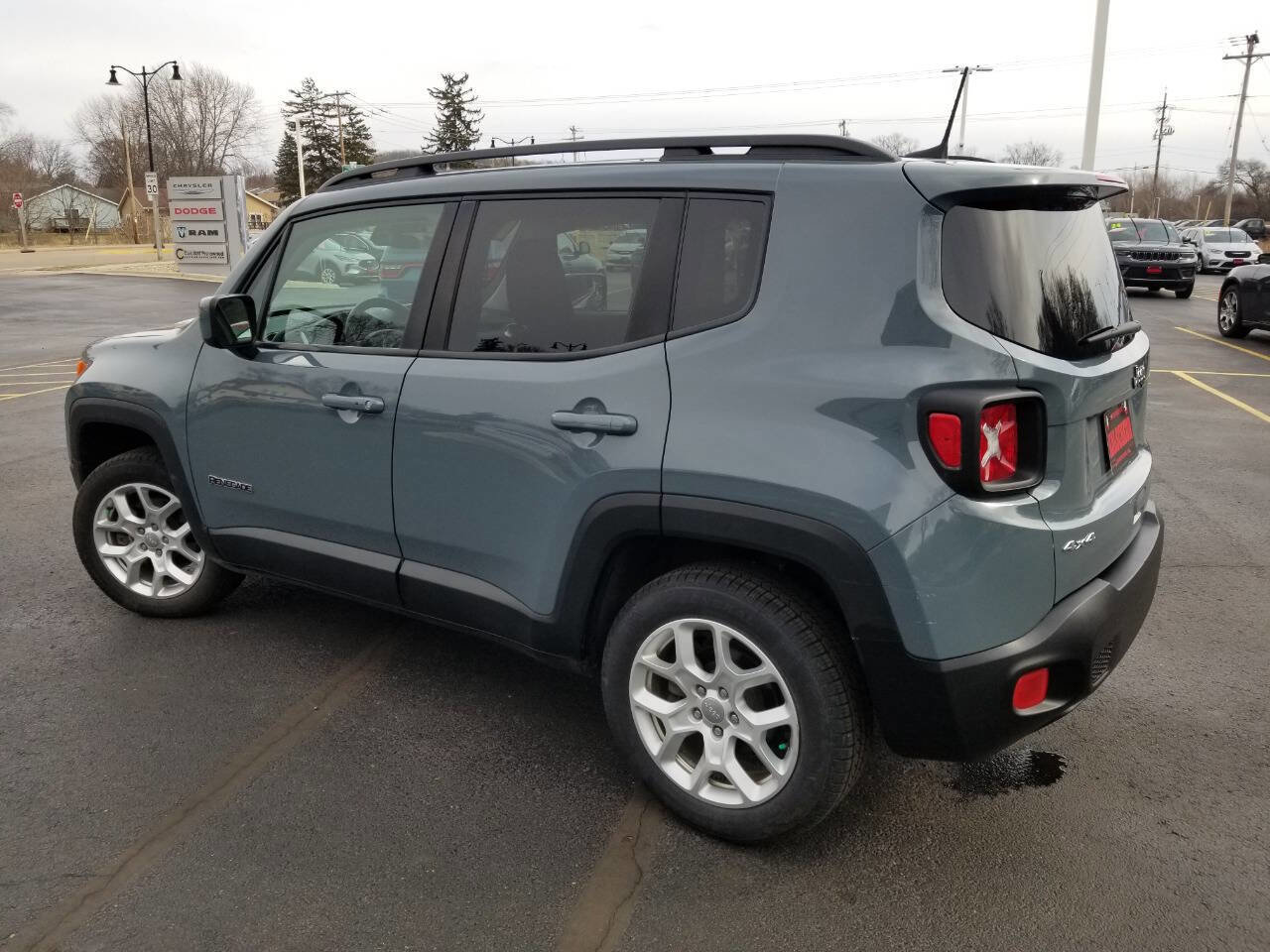 Certified 2018 Jeep Renegade Latitude AWD/4WD image 5