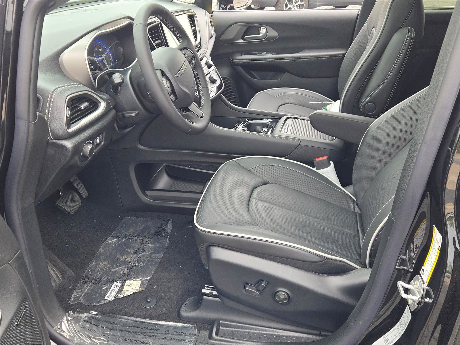 New 2027 Chrysler Pacifica Limited AWD/4WD image 26