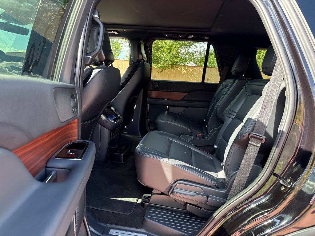 Used 2024 Lincoln Navigator Premiere AWD/4WD image 22