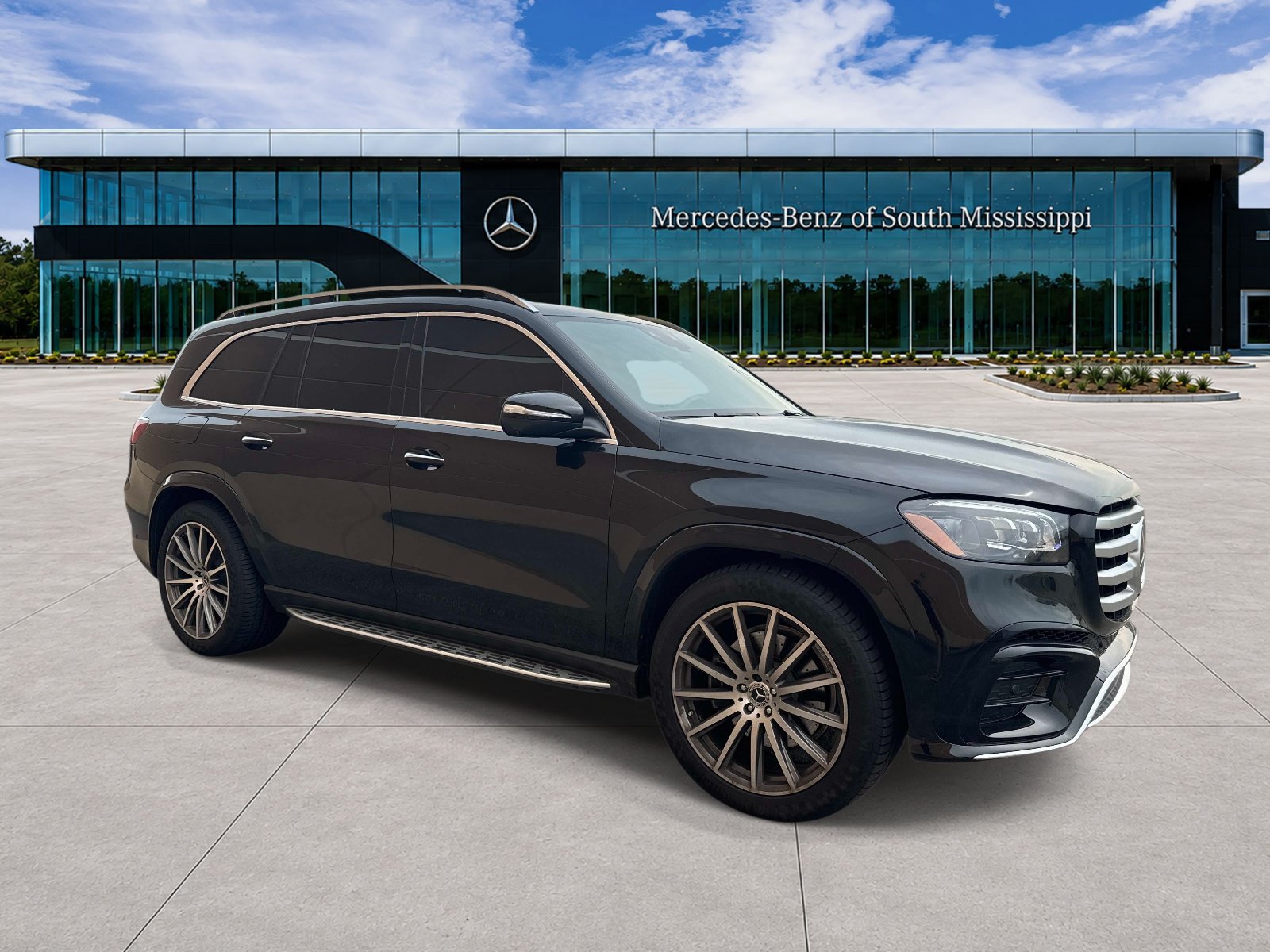Used 2025 Mercedes-Benz GLS 580 4MATIC image 3