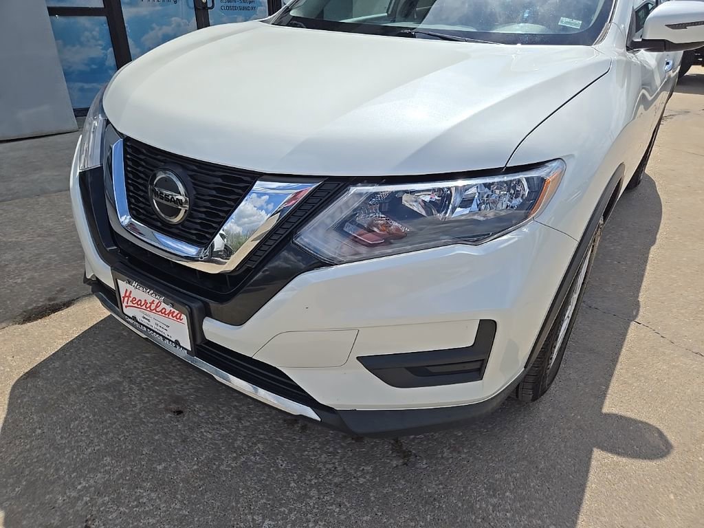 Used 2020 Nissan Rogue SV AWD/4WD image 17
