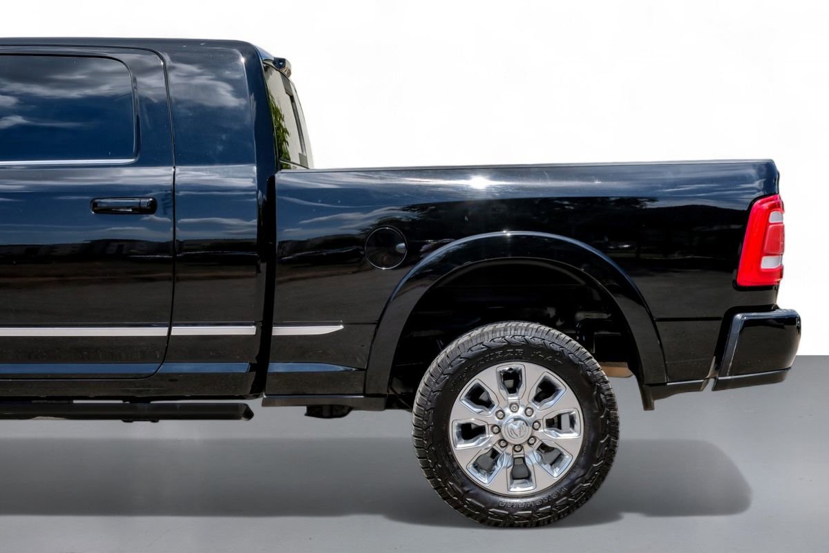 Used 2023 RAM 2500 Limited image 11
